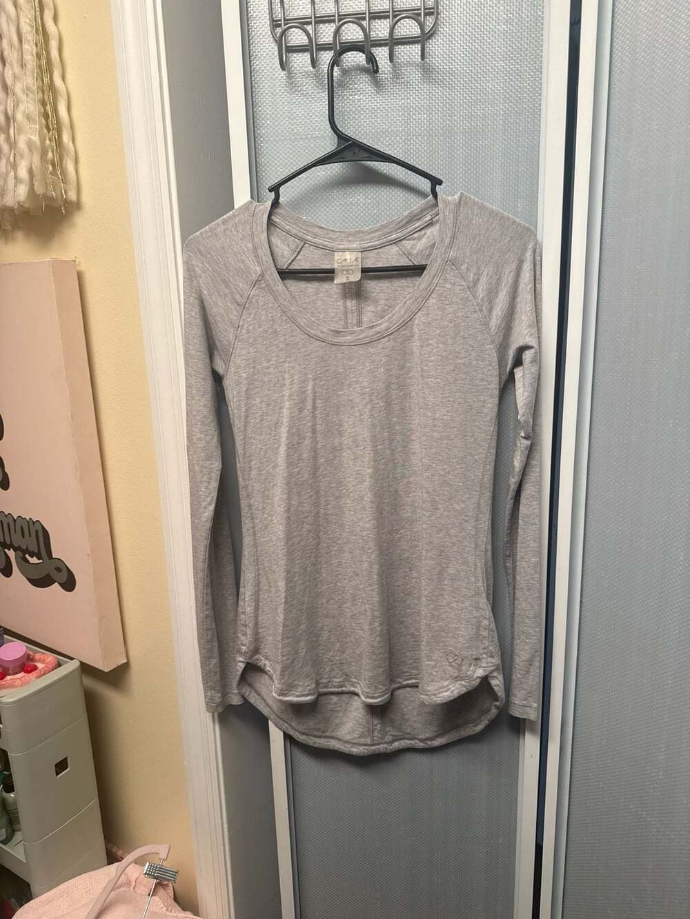 Calia by Carrie Underwood Heather Grey Long Sleeve Scoop Neck Top Size S